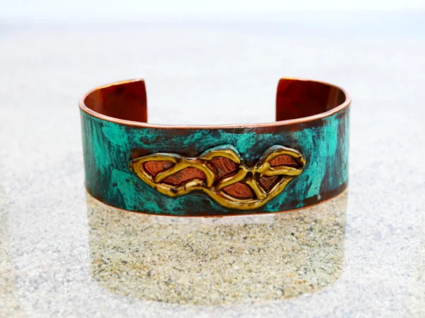Enchanting Patina Copper Cuff: Boho Elegance - Image 5
