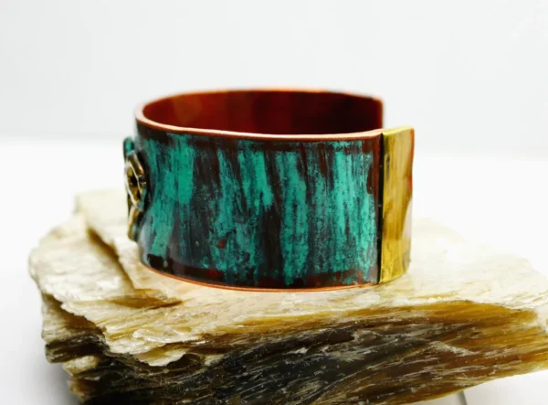 Enchanting Patina Copper Cuff: Boho Elegance - Image 6